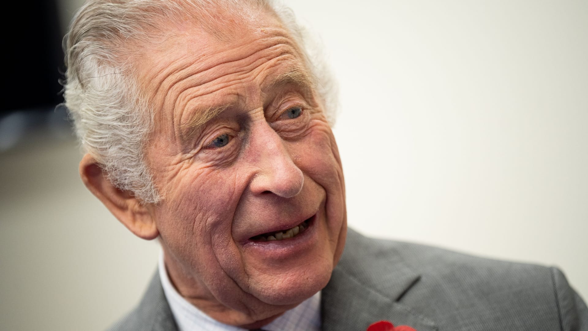 Charles III.: Der britische König feiert seine Fußball-Nationalmannschaft.