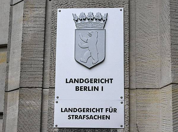 Berlin | Prozess gegen Influencer nach Raketenschuss in Wohnung