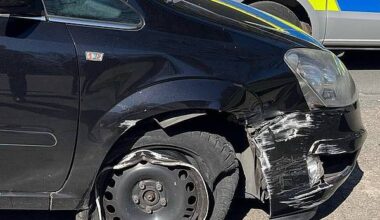 Angetrunken und ohne Führerschein gegen die Betonwand