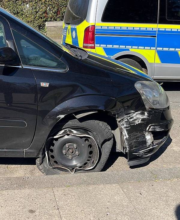 Angetrunken und ohne Führerschein gegen die Betonwand