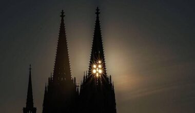 Köln | Kletterer am Kölner Dom erwischt - nachts im Nordturm