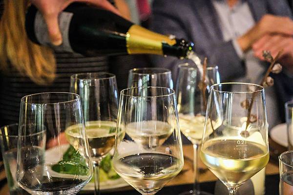 Karlsruhe | Mit Weinkennern am Tisch: Wie lasse ich mich nicht stressen?