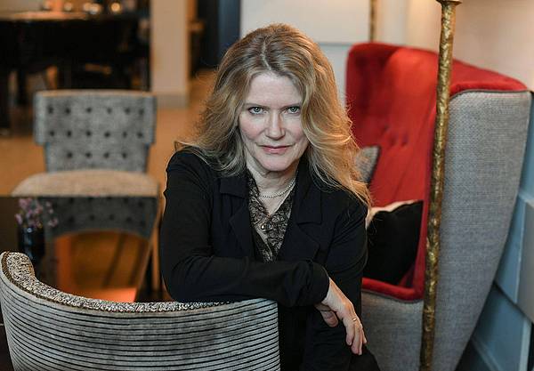 Berlin | Barbara Sukowa überrascht in «Klandestin»