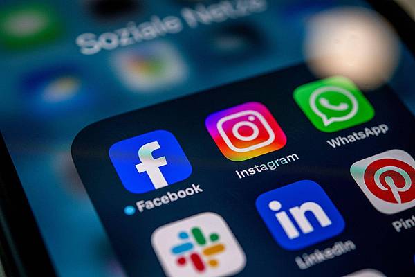 Düsseldorf/Berlin | Instagram & Co: KI-Training mit den eigenen Daten verhindern