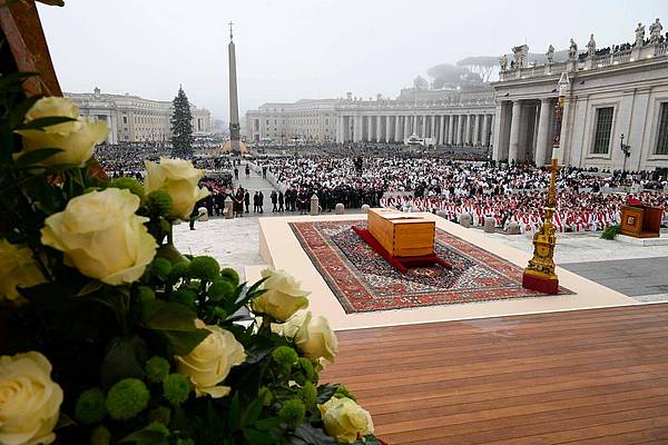 Berlin/Rom | Tod von Papst oder Queen: Warum bewegt einen das eigentlich?