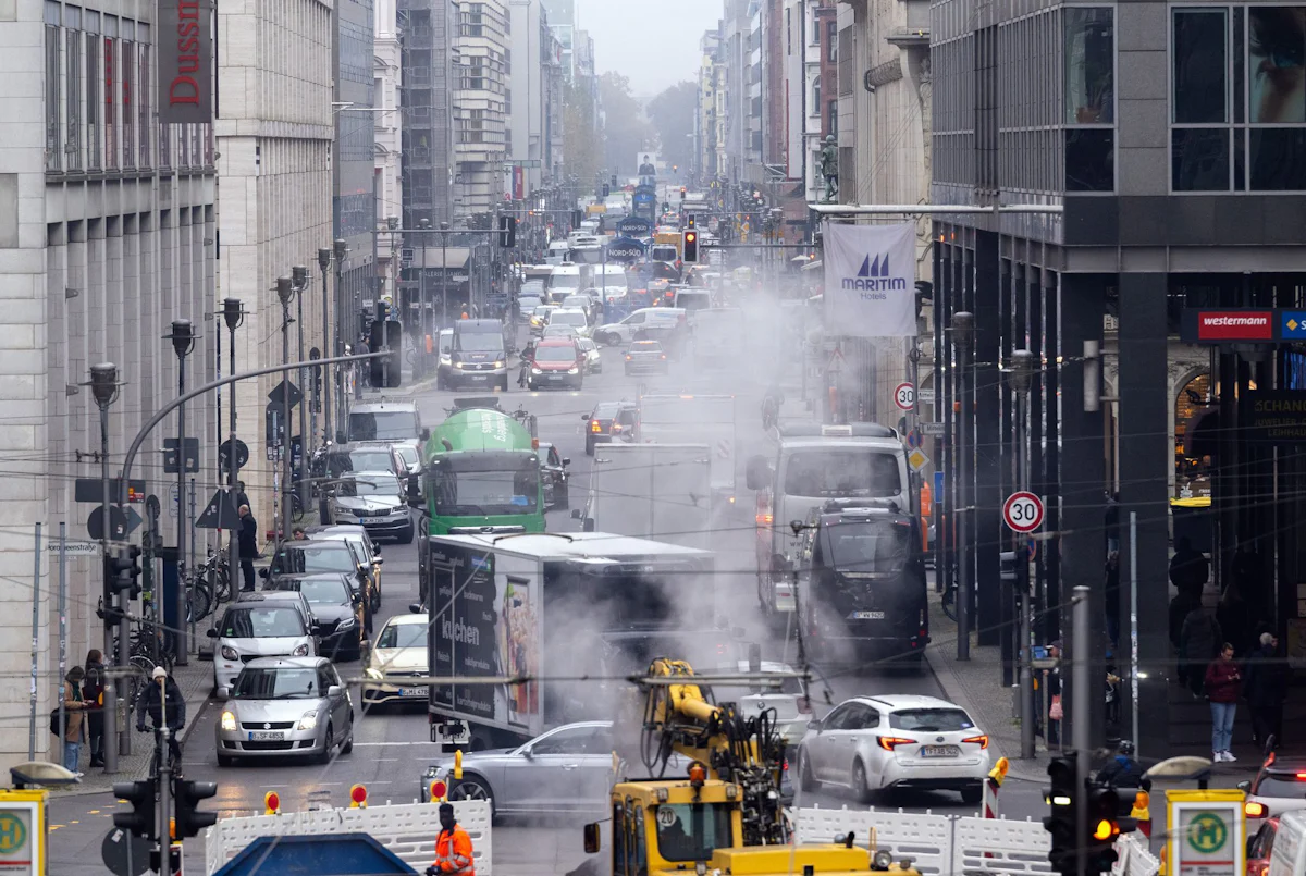 Verkehr in Berlin - Verfassungsgericht verhandelt über Plan für Autoverbot - Panorama