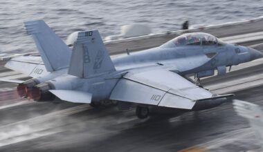 US-Kampfjet stürzt ins Rote Meer: Unfall wegen Huthi-Beschuss? | News