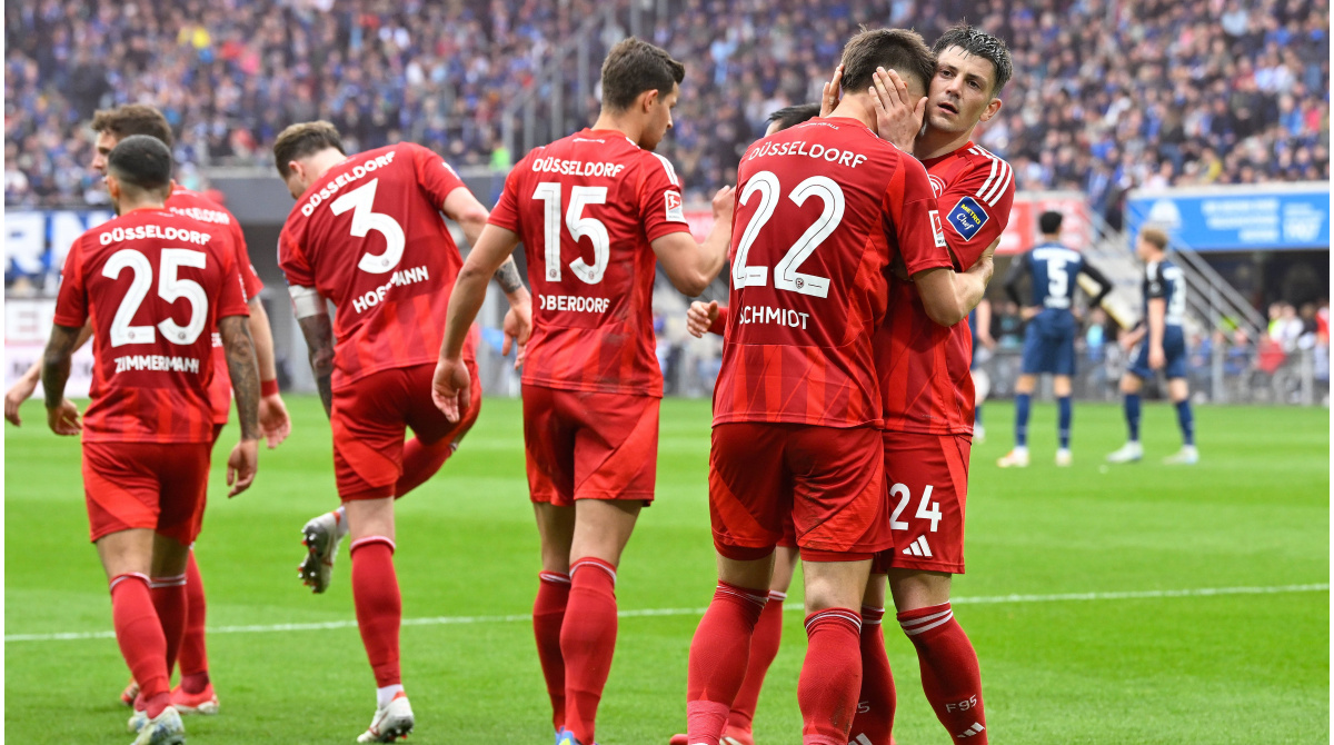 Düsseldorf nach Sieg gegen Paderborn Vierter – Schalke verliert beim Ligaletzten Regensburg