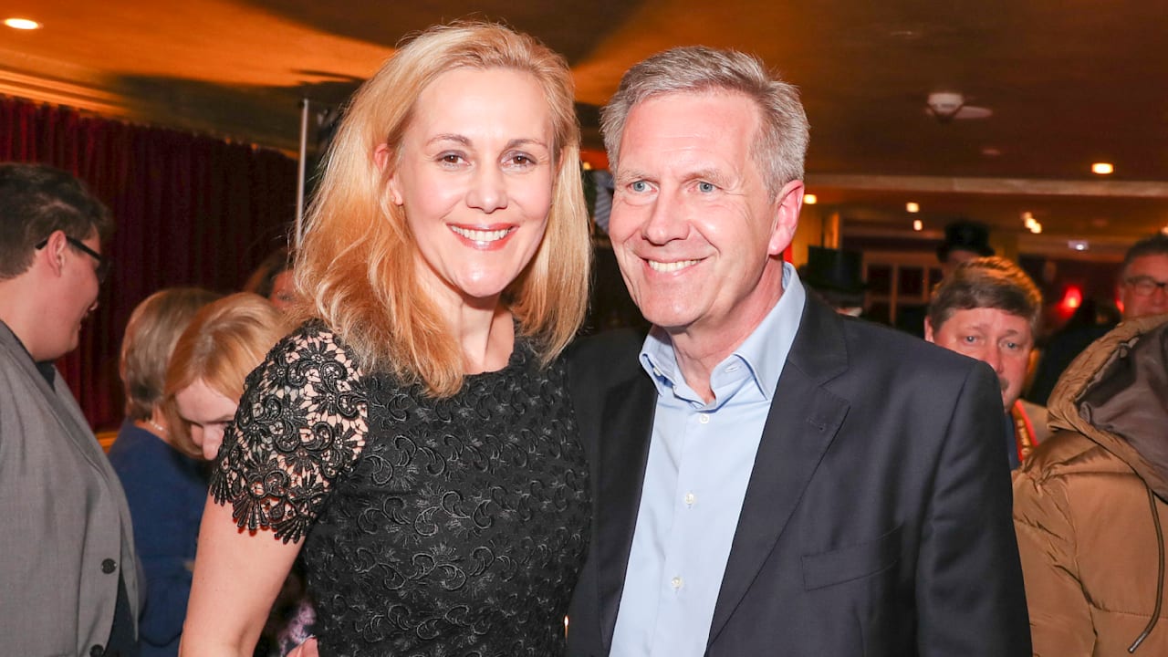 Christian und Bettina Wulff: Ehe wieder kaputt? Sie kuschelt auf Sylt! | Unterhaltung