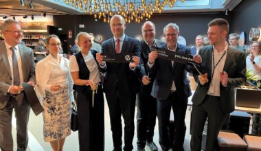 Flughafen Nürnberg: Duty-free-Shop mit Biergarten eröffnet