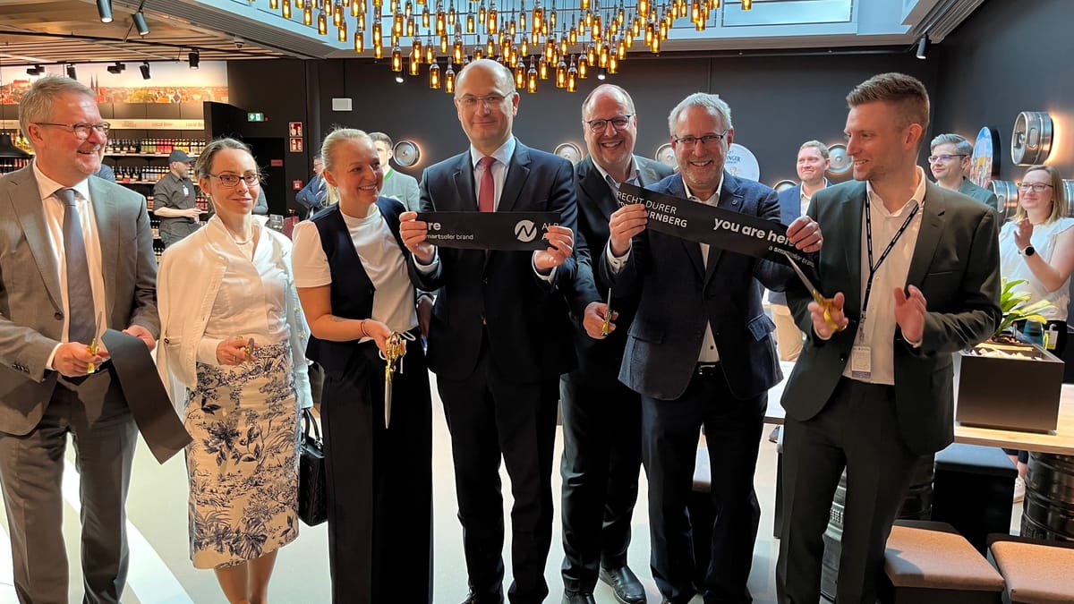 Flughafen Nürnberg: Duty-free-Shop mit Biergarten eröffnet