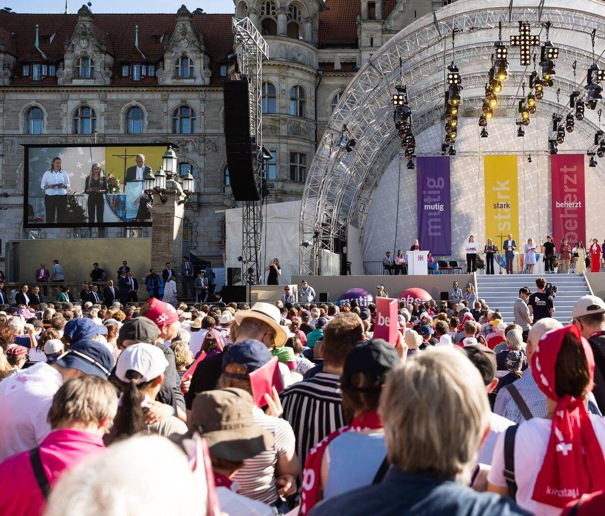 Von Scholz bis Merkel: Kirchentag setzt politische Akzente