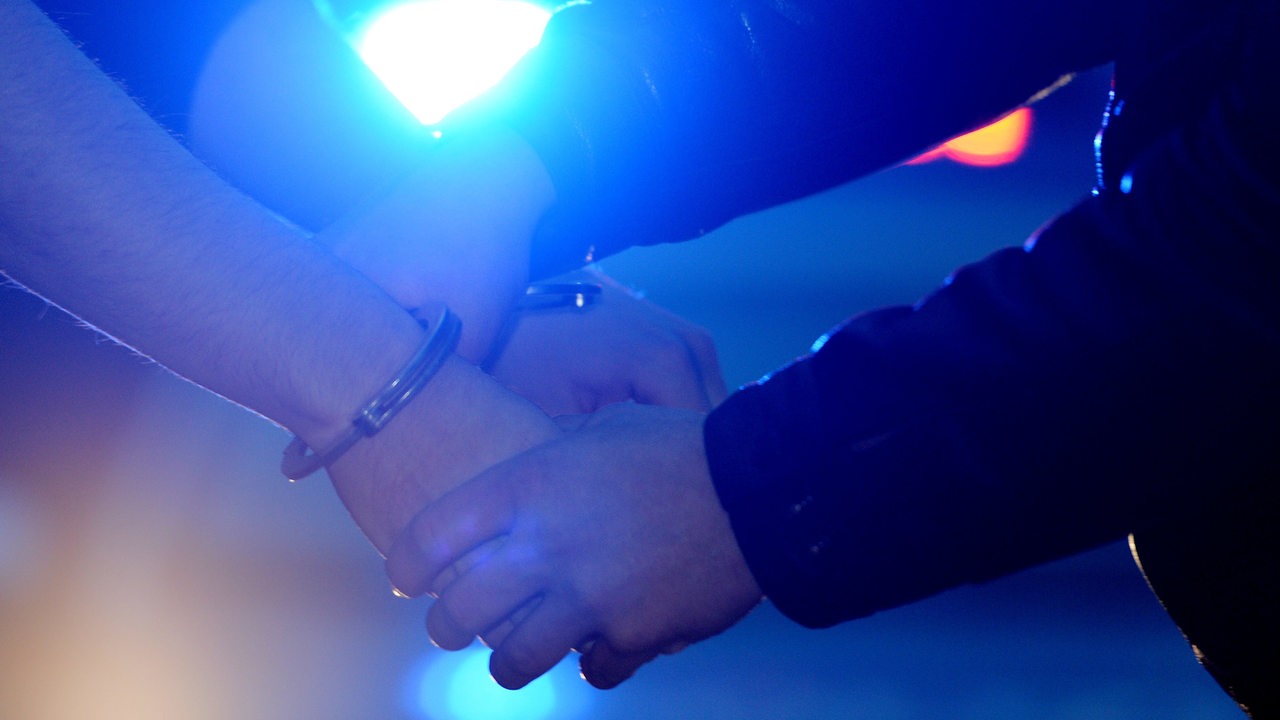 Frau stürzt aus Fenster in Bremen-Hastedt: 40-Jähriger festgenommen