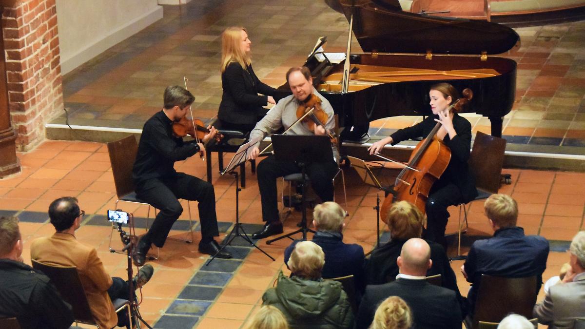 Benefizkonzert Eckernförde: Musiker begeistern für Ukraine-Hilfe