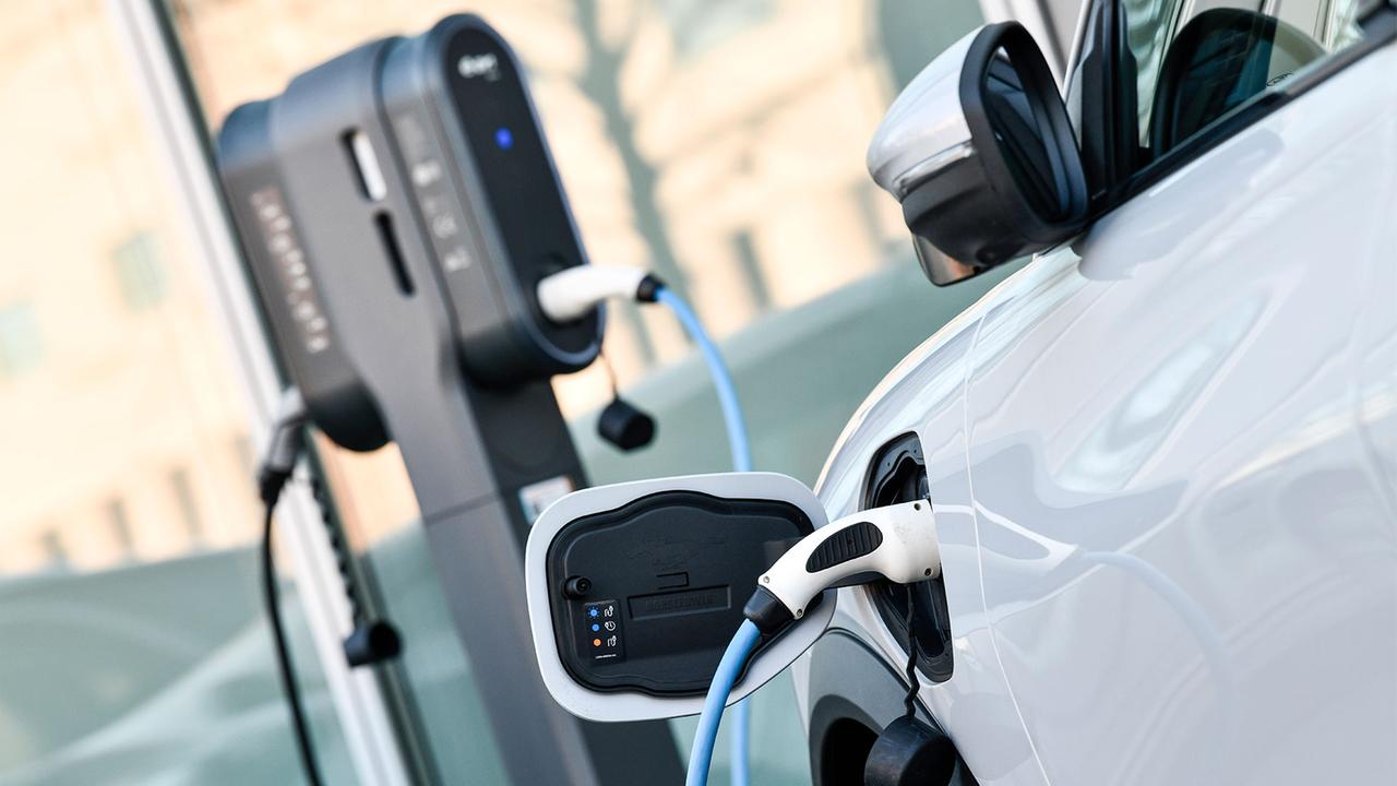 US-Zollpolitik: ++ EU und China verhandeln offenbar über E-Auto-Zölle ++
