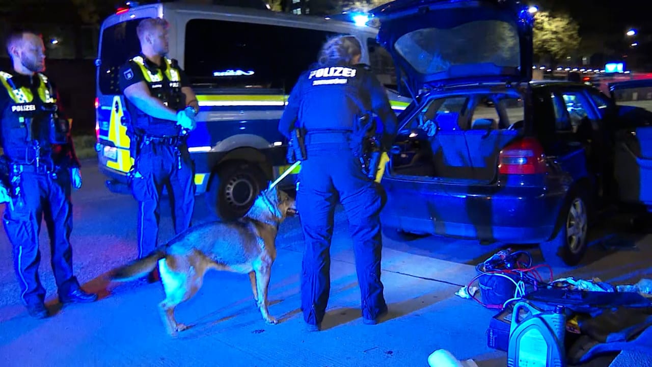 Hamburg: Polizei stoppt Audi voller Drogen | Regional