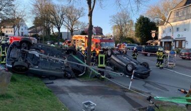 Kind hatte Riesenglück bei Unfall: Zwei Autos landen in Dortmund auf dem Dach | Regional