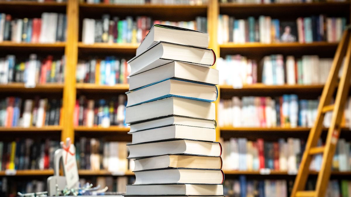 KI in der Literatur umstritten: Wer schreibt morgen unsere Bücher?