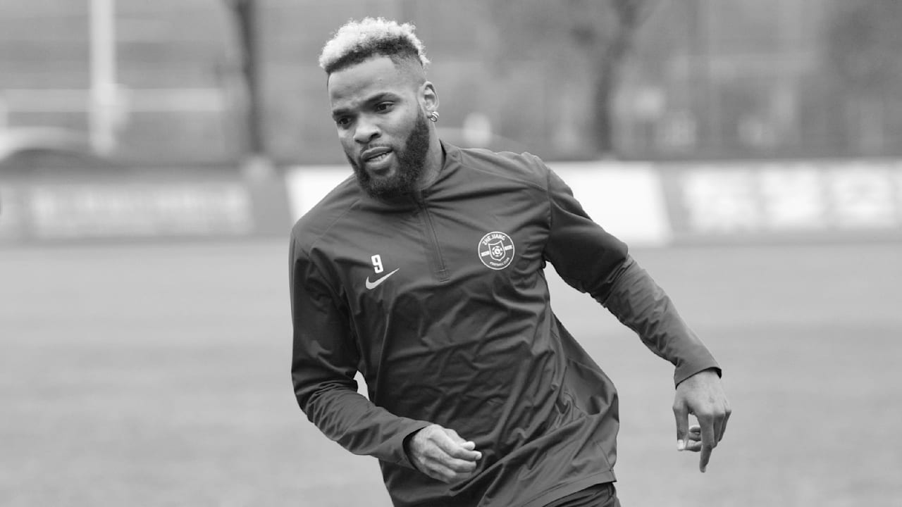 Tragischer Tod von Aaron Boupendza: Er stürzte aus dem 11. Stock | Sport
