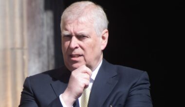 Prinz Andrew nimmt an Ostergottesdienst mit Charles und Camilla teil