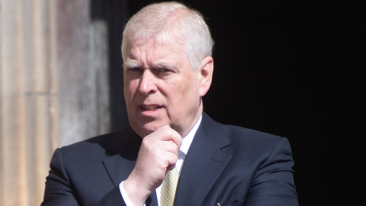 Prinz Andrew nimmt an Ostergottesdienst mit Charles und Camilla teil