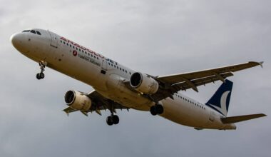 Ajet-Flug in den Alpen abgebrochen