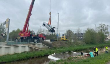 "Spektakulärer Unfall" – Männer landen mit Audi in Wörpe