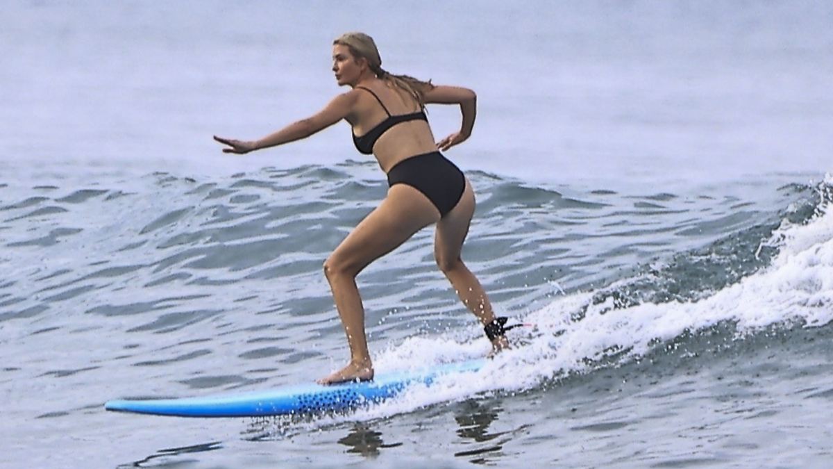 Surfen statt Politik: Ivanka Trump genießt die perfekte Welle