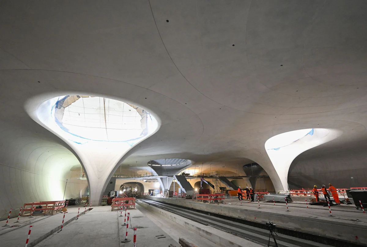 Stuttgart 21 - Osterbesuch auf der Baustelle - Stuttgart 21 öffnet die Tore - Wirtschaft