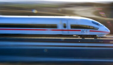 Ekel-Alarm bei der Deutschen Bahn: ICE muss sofort anhalten - BILD