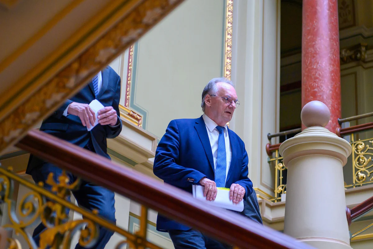 Neue Bundesregierung - Wechsel nach Berlin? Haseloff: „Ich bin Ministerpräsident“ - Politik