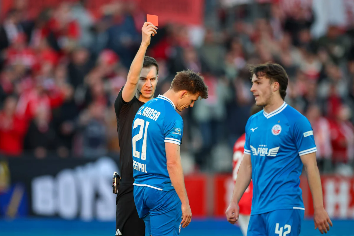 3. Fußball-Liga - Hansa Rostock verliert in Unterzahl in Essen - Sport