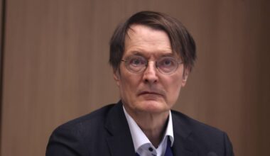 Neue Gerüchte in Berlin: Lauterbach wackelt! Ost-Ministerin könnte aufsteigen! | Politik