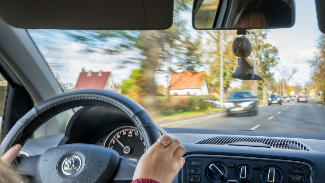 Hamburger Fahrschüler müssen lange auf Prüfungstermin warten | NDR.de - Nachrichten