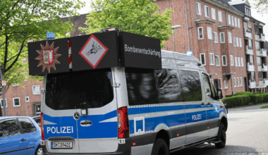 Kleinkind in Kiel nach Unfall von Polizisten wiederbelebt