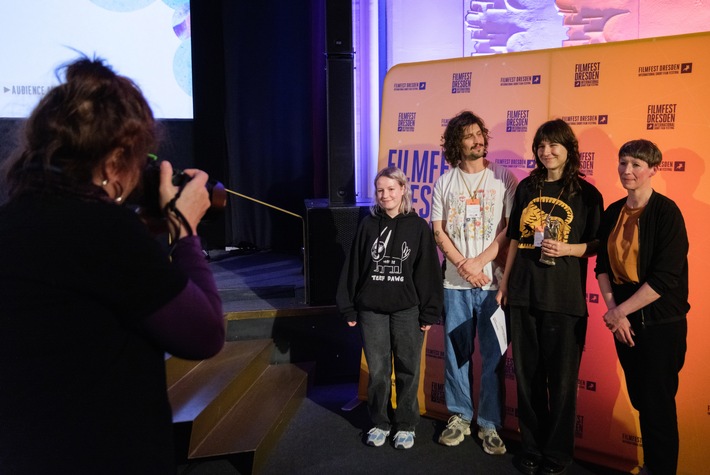 Filmfest Dresden: „Do Something“ gewinnt den vom MDR gestifteten Publikumspreis