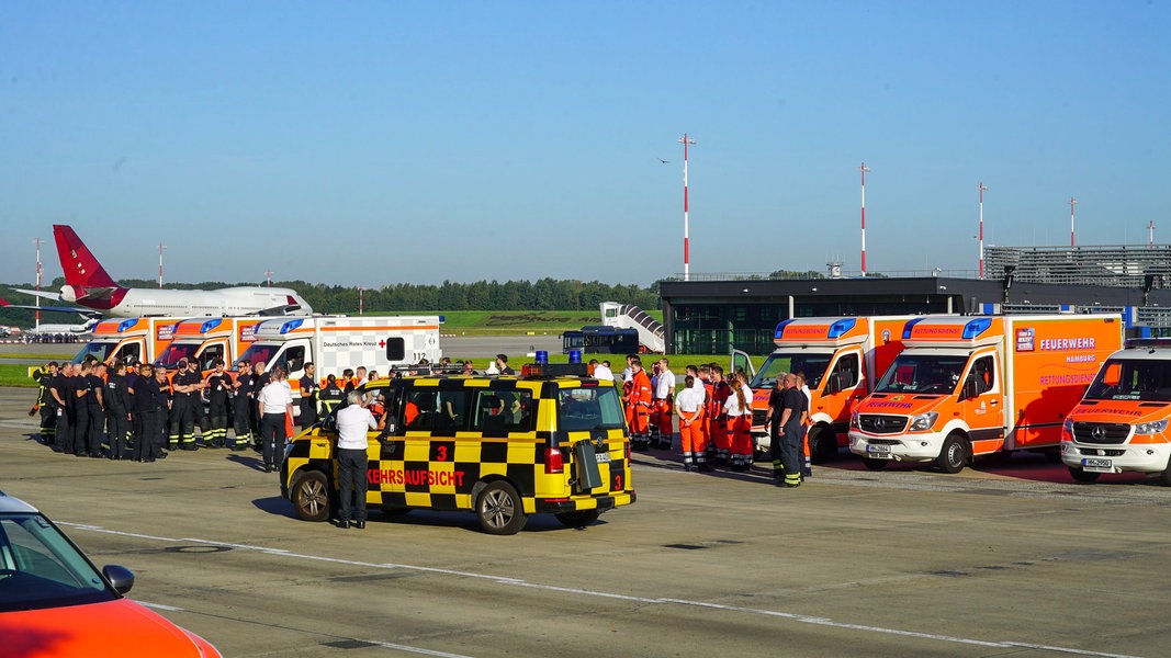 Hamburger Flughafen probt Ernstfall mit Hunderten Einsatzkräften | NDR.de - Nachrichten