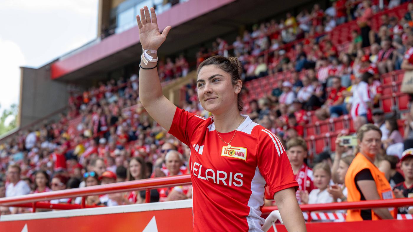 „Im Frauenfußball halten Vereine ihre Versprechungen häufig nicht ein“