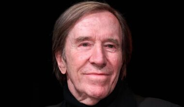 Günter Netzer rührt Ausstellung "Netzer - die 70er Jahre" zu Tränen