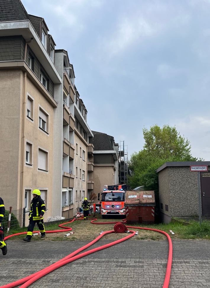 FW-F: Feuer in Seniorenwohnanlage - Drei Personen gerettet