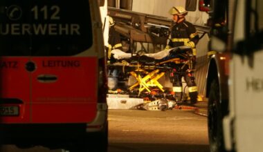 Arbeitsunfall in Hamburg: Mann unter Gabelstapler eingeklemmt