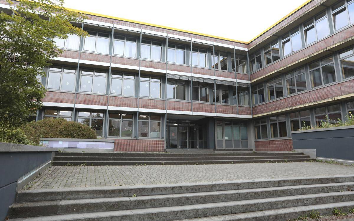 Bedrohungslage an 13 Gesamt- und Sekundarschulen in Duisburg. Diese bleiben deshalb am Montag (7.4.) geschlossen.