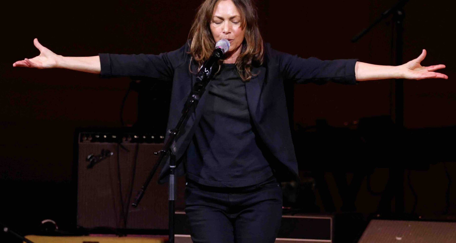 Susanna Hoffs nimmt „Eternal Flame“ neu auf — Rolling Stone