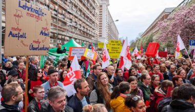 GEW ruft zu weiterer Demonstration gegen Maßnahmenpaket auf