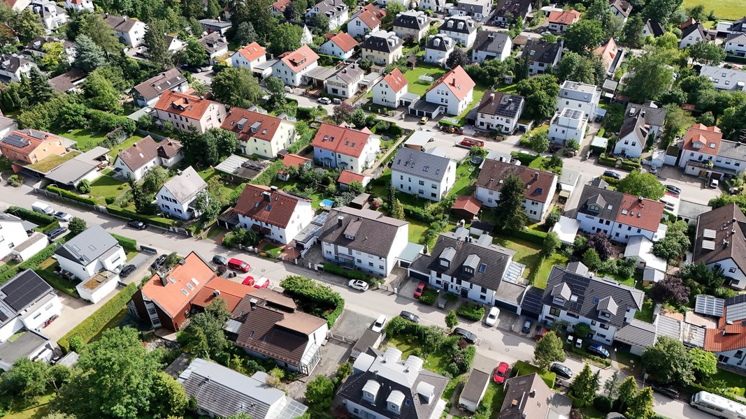 Umfrage: Geteilte Meinungen zur Reform der Grundsteuer | NDR.de