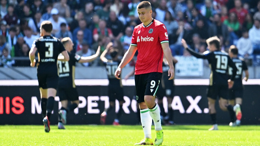 Schwaches Hannover 96 unterliegt SV Elversberg mit 1:3 | NDR.de - Sport