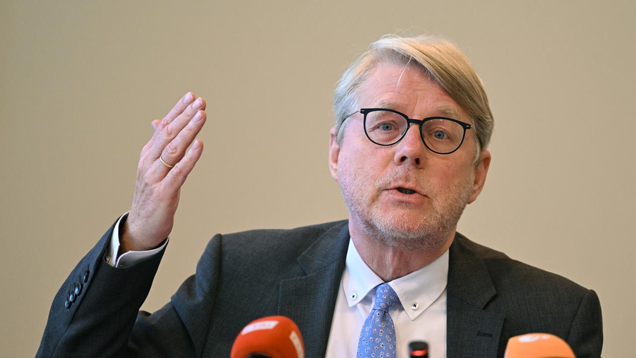 BAMF-Chef stellt individuelles Asylrecht infrage