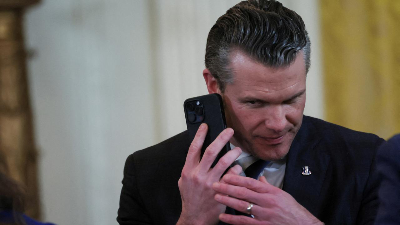 Signal-Affäre: Hegseth benutzte laut Berichten privates Handy