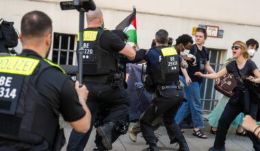Polizei räumt Hörsaal – mehrere Festnahmen vor Gebäude