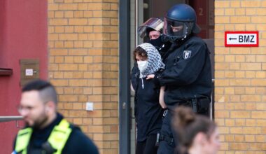 Polizei räumt Hörsaal – Dutzende Anzeigen gegen Palästina-Aktivisten